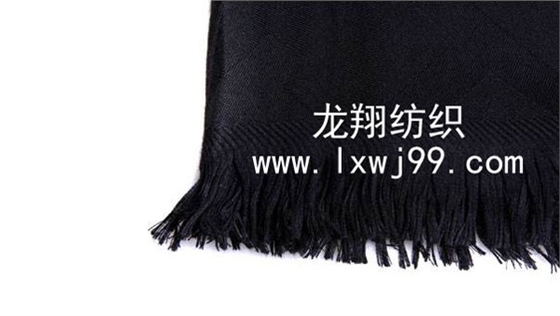 黑色羊絨圍巾
